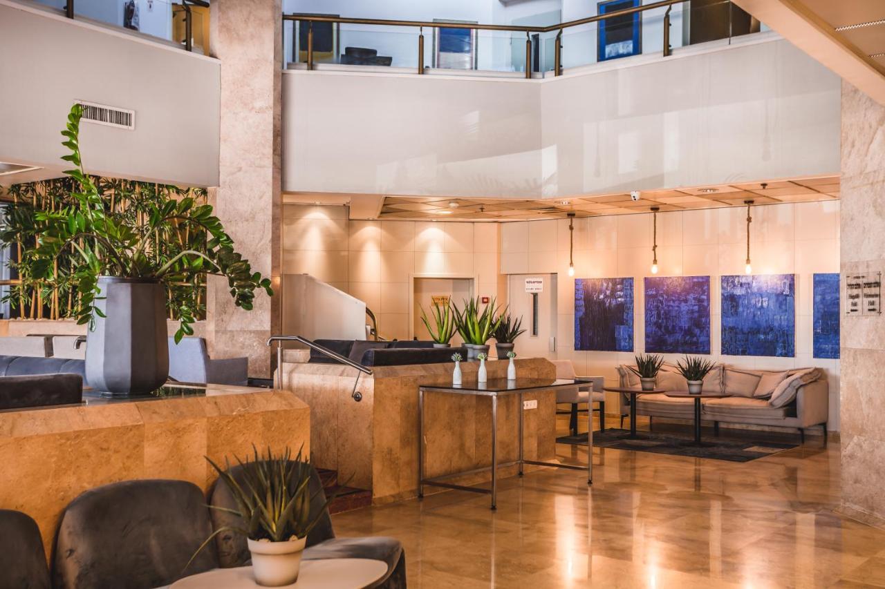 Palm Beach Hotel Акра Екстериор снимка