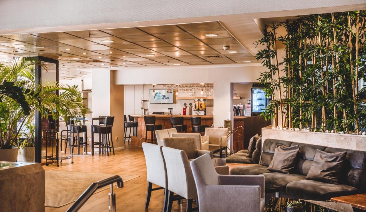 Palm Beach Hotel Акра Екстериор снимка