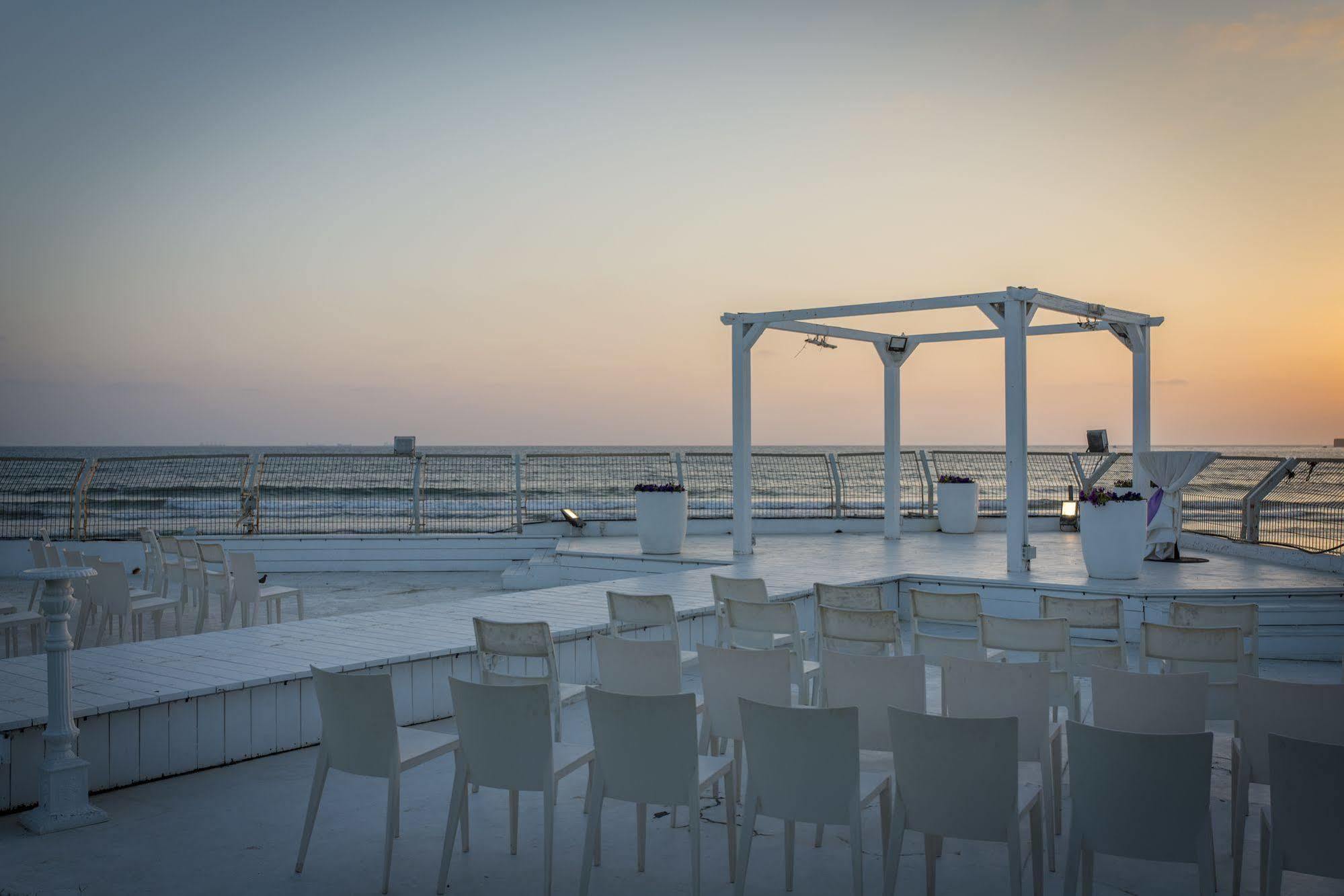 Palm Beach Hotel Акра Екстериор снимка